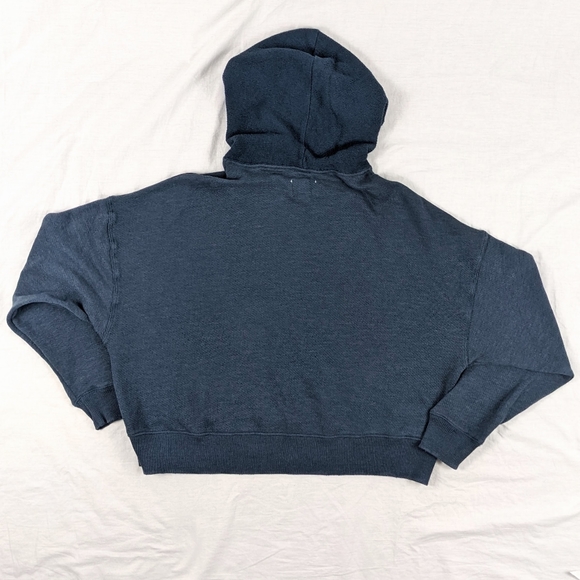 3 for $20 AE Cropped Hoodie - Picture 2 of 4